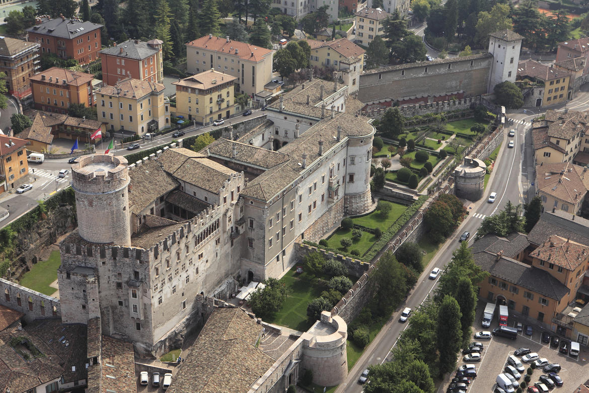 Fig.-1.-Veduta-aerea-del-castello-del-Buonconsiglio.-Foto-di-Claudio-Clamer_imagefullwide