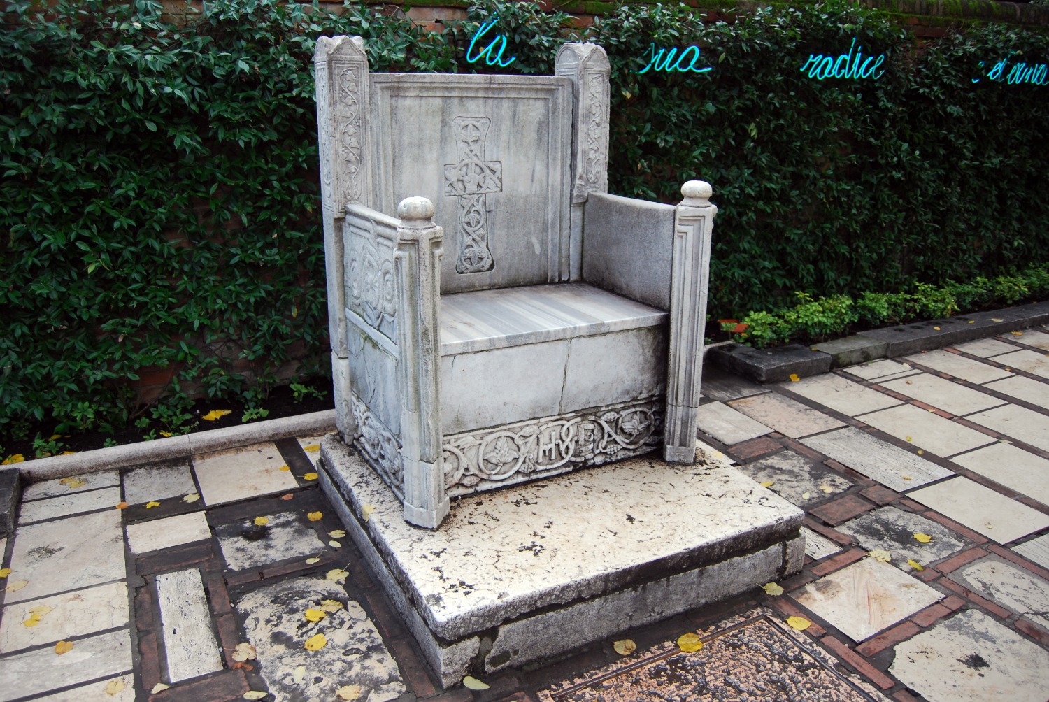 giardino-guggenheim-trono